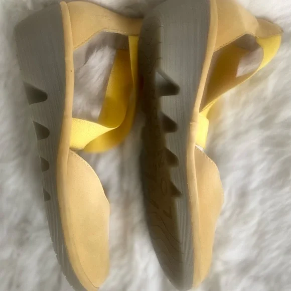 Fly London Women's Yellow Cross-Strap Shoes Size 40 - Picture 6 of 8